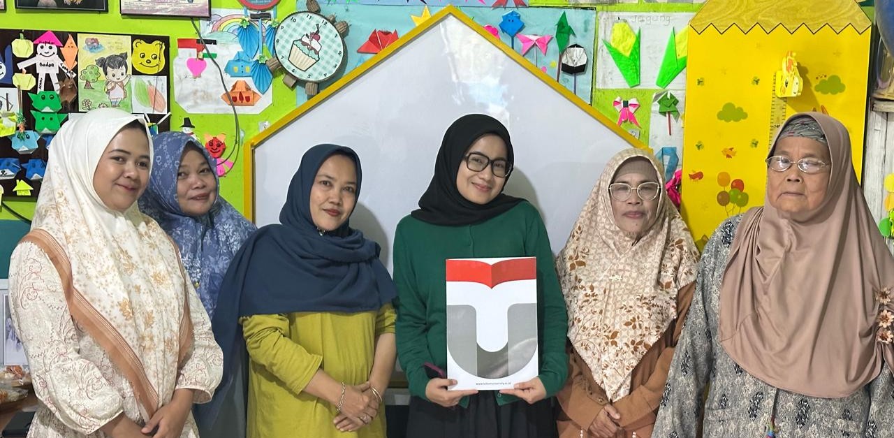 Perancangan Papan Tulis Multifungsi sebagai Media Pembelajaran Interaktif untuk Meningkatkan Fokus Belajar Anak Usia Dini di Pos PAUD Fathonah