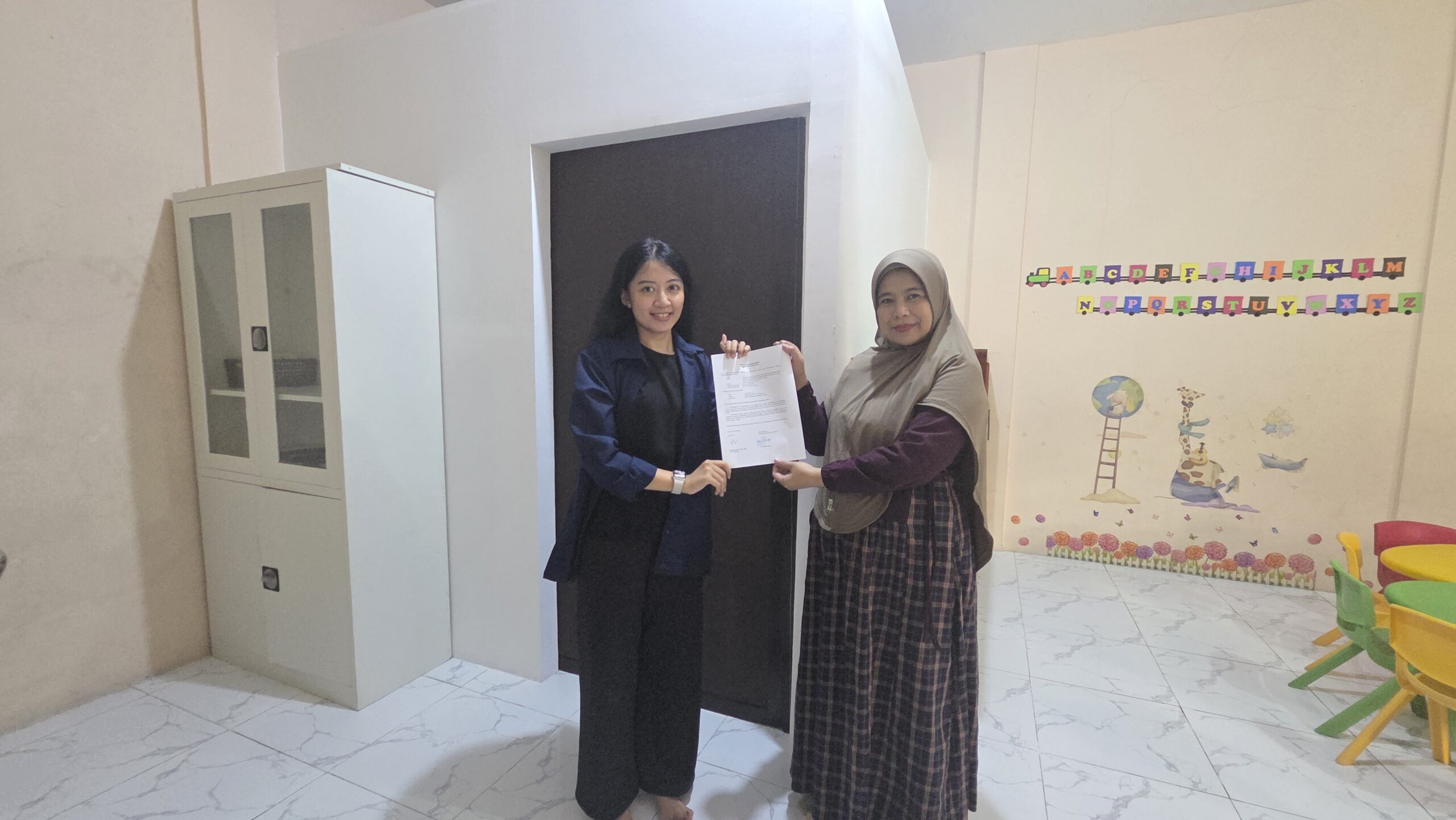 Perancangan Ulang (Redesign) Interior Ruang Guru Sebagai Pusat Koordinasi dan Kolaborasi Pendidik Melalui Pendekatan Human-Centered Design di PAUD Al-Hijrah, Cimahi Perancangan Ulang (Redesign) Interior Ruang Guru Sebagai Pusat Koordinasi dan Kolaborasi Pendidik Melalui Pendekatan Human-Centered Design di PAUD Al-Hijrah, Cimahi